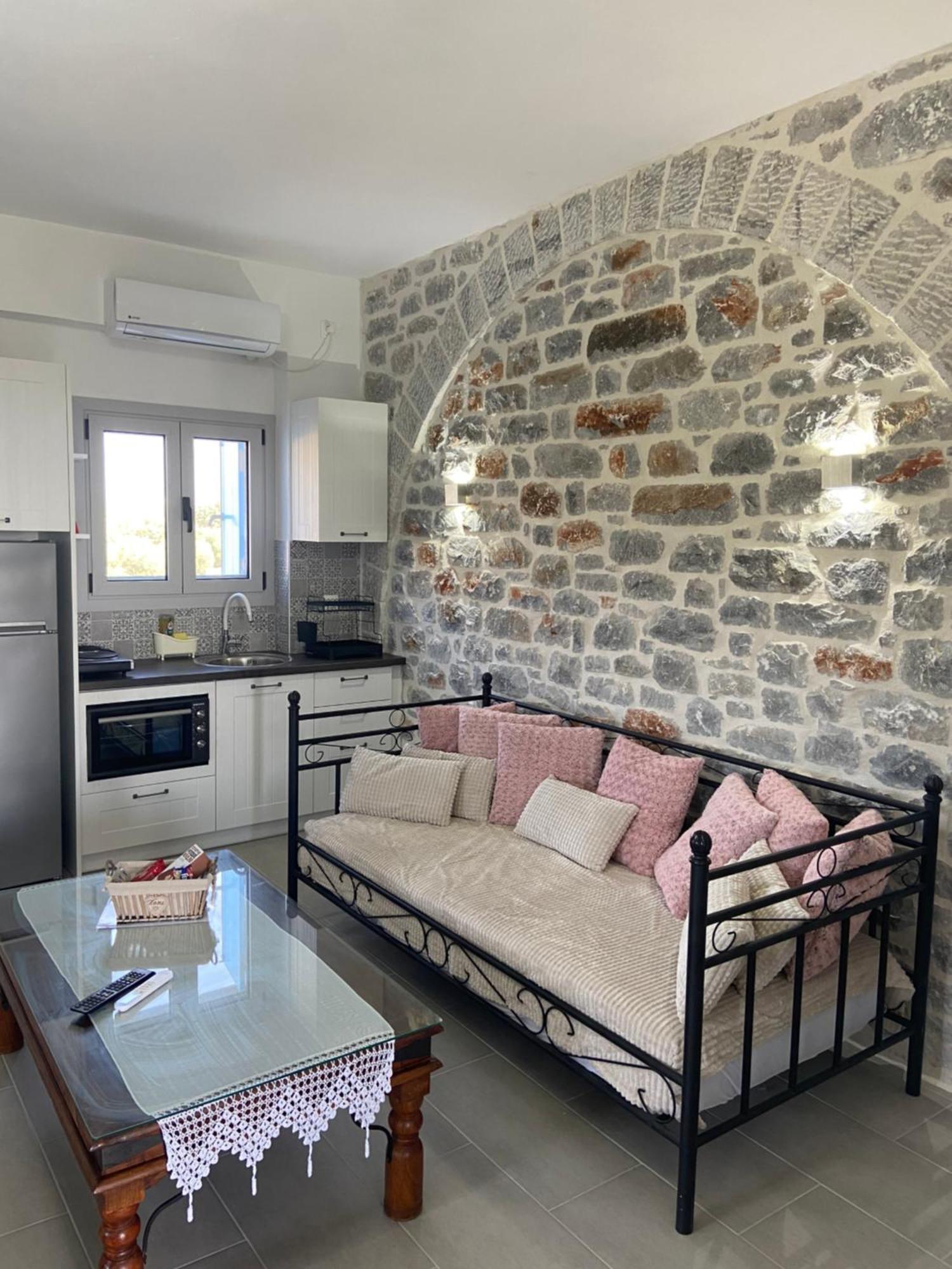 Yulie'S Orama Apartment Areopoli Ngoại thất bức ảnh
